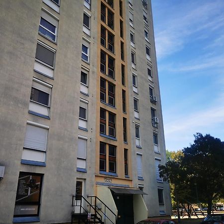 Central Park Apartman Сексард Экстерьер фото