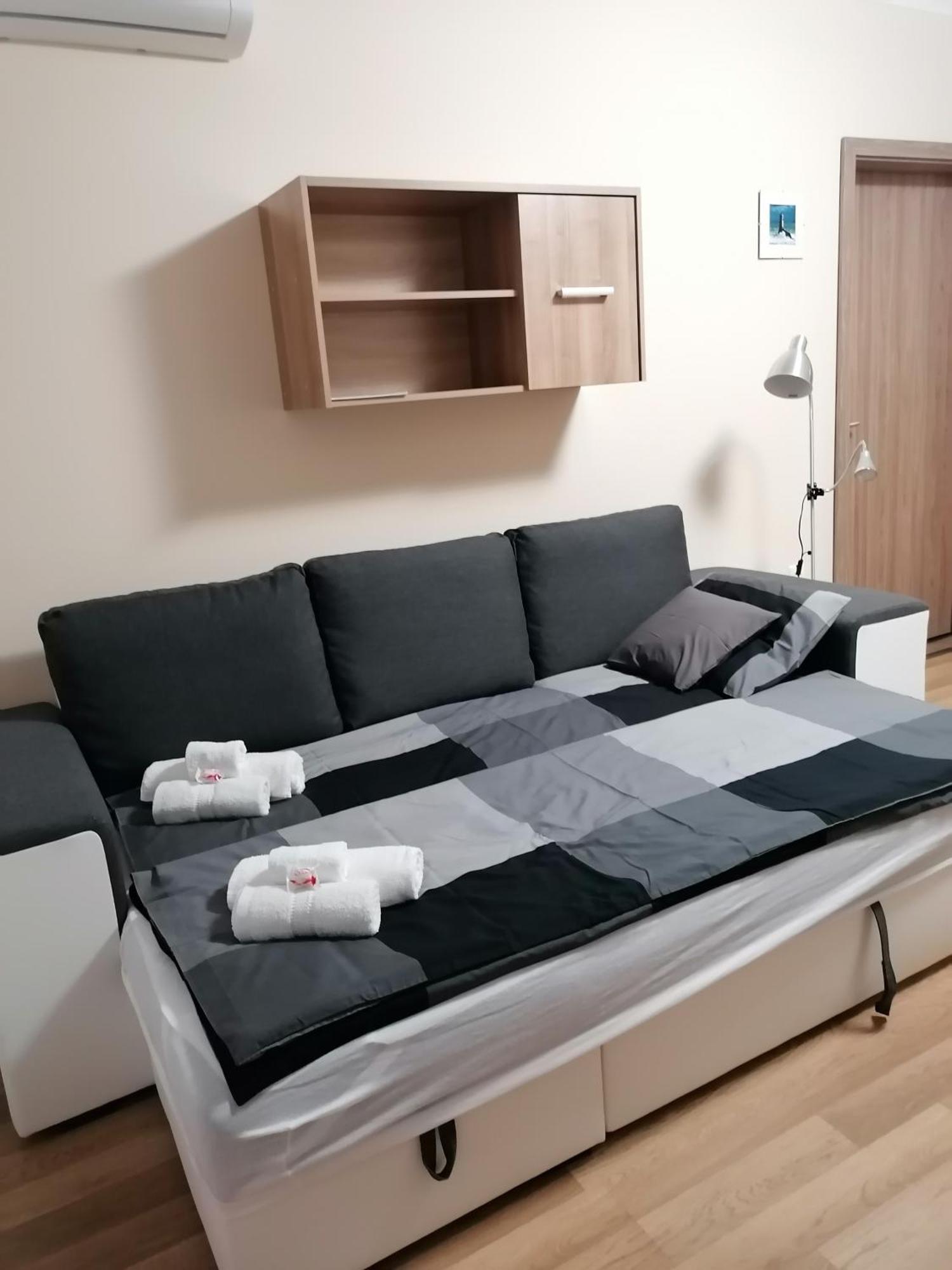 Central Park Apartman Сексард Экстерьер фото