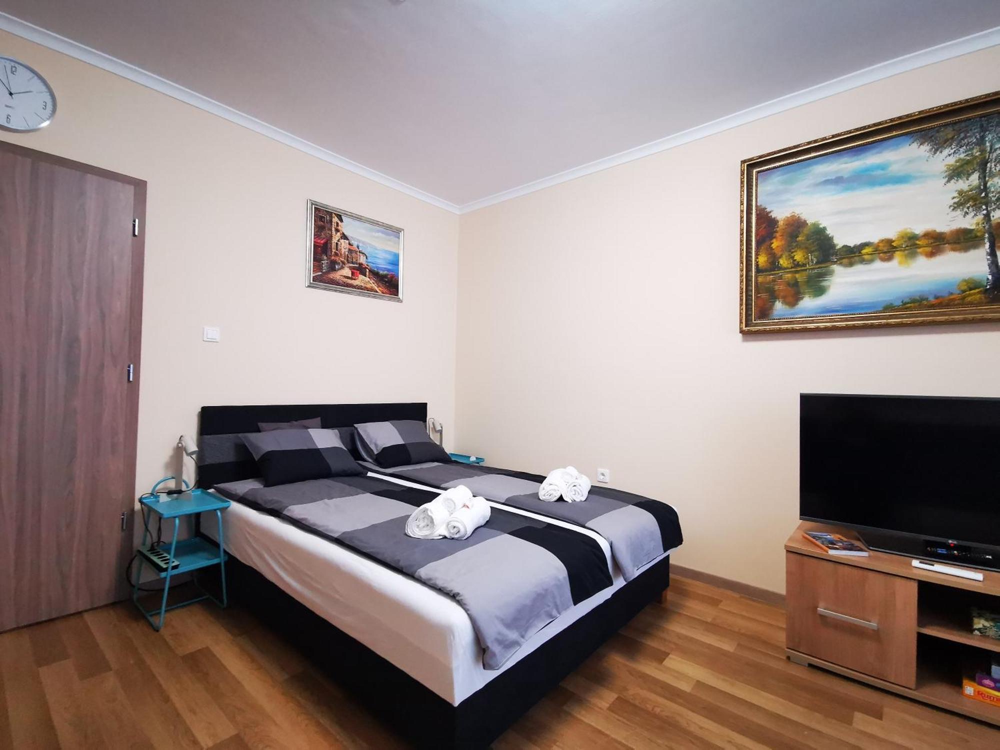 Central Park Apartman Сексард Экстерьер фото